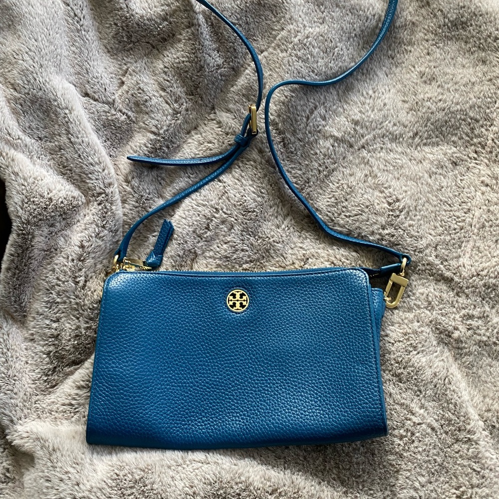 Tory Burch Brody Pebbled Wallet Crossbody